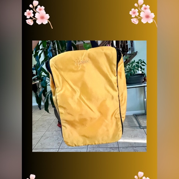 LL Bean Hanging Toiletry/Make up bag - Picture 4 of 6